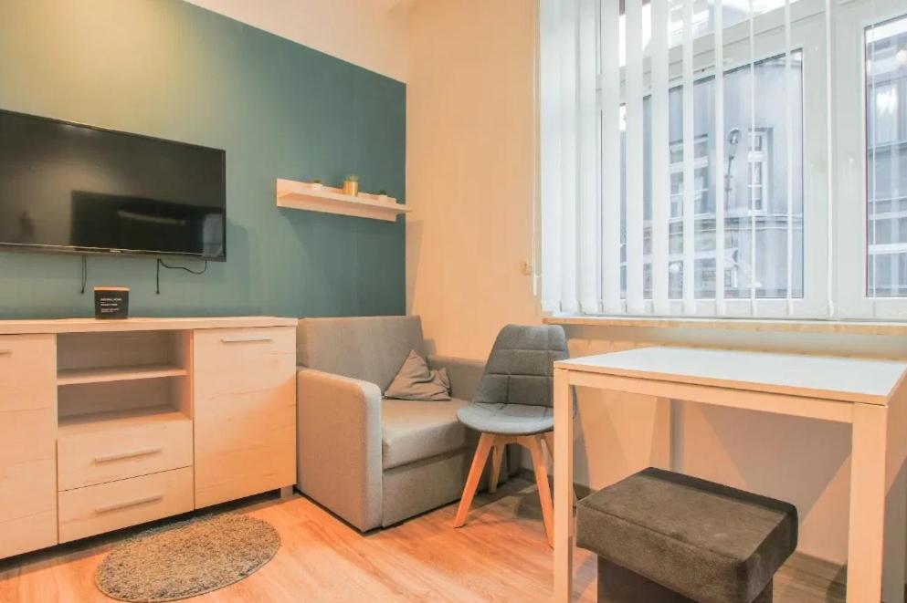 Cozy Place In Apartment *